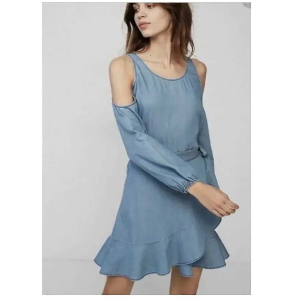 Express Cold Shoulder Faux Wrap Dress Womens Small Blue Chambray Ruffle Hem Mini